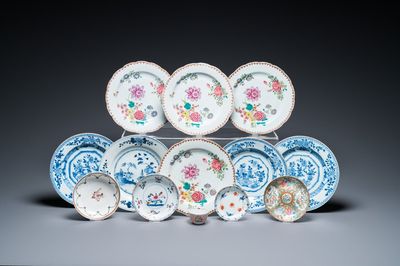 13 pièces en porcelaine de Chine en bleu et blanc et famille rose, Kangxi et postérieur