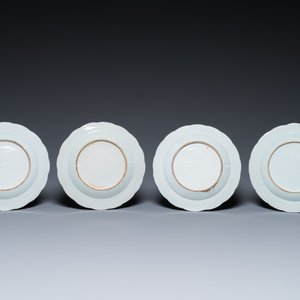 13 pièces en porcelaine de Chine en bleu et blanc et famille rose, Kangxi et postérieur — photo 3