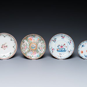13 stukken Chinees blauw-wit en famille rose porselein, Kangxi en later — foto 6