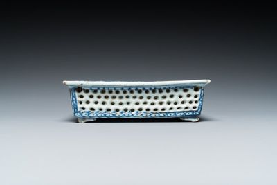 13 stukken Chinees blauw-wit porselein, 18/20e eeuw — foto 12