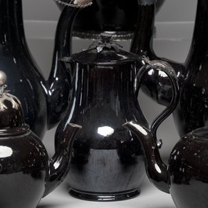 13 various Namur black-glazed pottery wares, 18th C. — foto 8