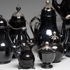 13 various Namur black-glazed pottery wares, 18th C. — 照片 6