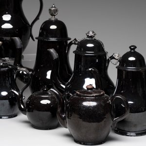13 various Namur black-glazed pottery wares, 18th C. — 照片 9