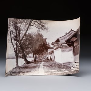 14 black and white photos of Hangzhou and the West Lake region, China, ca. 1900 — photo 8