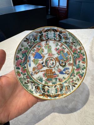 14 Chinese Canton famille rose 'Wu Shuang Pu-style' cups and saucers, 19th C. — photo 23