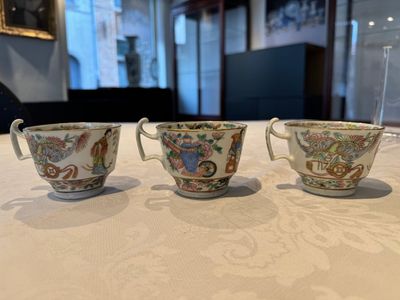 14 Chinese Canton famille rose 'Wu Shuang Pu-style' cups and saucers, 19th C. — photo 47