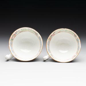 14 Chinese Canton famille rose 'Wu Shuang Pu-style' cups and saucers, 19th C. — photo 11