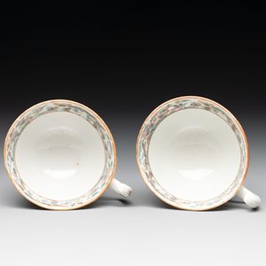 14 Chinese Canton famille rose 'Wu Shuang Pu-style' cups and saucers, 19th C. — photo 19