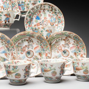 14 Chinese Canton famille rose 'Wu Shuang Pu-style' cups and saucers, 19th C. — photo 4