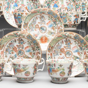 14 Chinese Canton famille rose 'Wu Shuang Pu-style' cups and saucers, 19th C. — photo 5