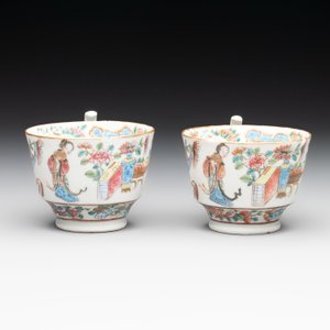 14 Chinese Canton famille rose 'Wu Shuang Pu-style' cups and saucers, 19th C. — photo 10