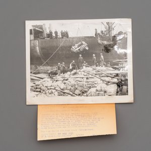 14 photographs of Shanghai and its people by an American correspondent, dated 1949 — 照片 14