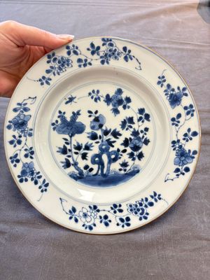 15 Chinese blue and white plates with floral and 'shou 壽' design, Yongzheng mark, 18th C. — 照片 11