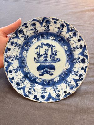 15 Chinese blue and white plates with floral and 'shou 壽' design, Yongzheng mark, 18th C. — 照片 16