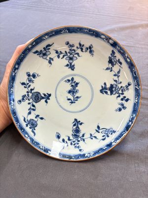 15 Chinese blue and white plates with floral and 'shou 壽' design, Yongzheng mark, 18th C. — 照片 24