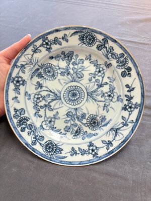 15 Chinese blue and white plates with floral and 'shou 壽' design, Yongzheng mark, 18th C. — 照片 7