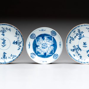 15 Chinese blue and white plates with floral and 'shou 壽' design, Yongzheng mark, 18th C. — 照片 2