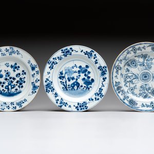 15 Chinese blue and white plates with floral and 'shou 壽' design, Yongzheng mark, 18th C. — 照片 8