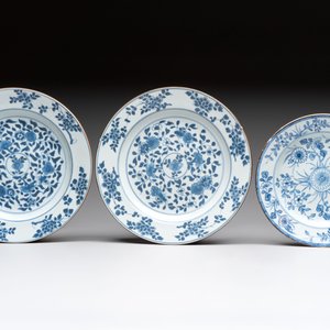 15 Chinese blue and white plates with floral and 'shou 壽' design, Yongzheng mark, 18th C. — 照片 10
