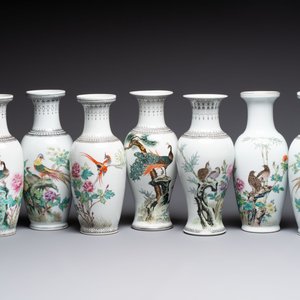 15 Chinese famille rose vases with birds among flowering branches, Qianlong and Jingdezhen marks, 20th C. — photo 3