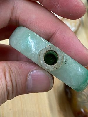 15 Chinese hardstone, glass and walnut snuff bottles, 19/20th C. — 照片 38