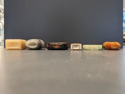 15 Chinese hardstone, glass and walnut snuff bottles, 19/20th C. — 照片 4