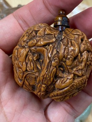 15 Chinese hardstone, glass and walnut snuff bottles, 19/20th C. — 照片 60