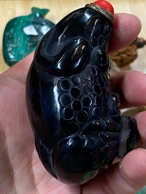 15 Chinese hardstone, glass and walnut snuff bottles, 19/20th C. — 照片 67