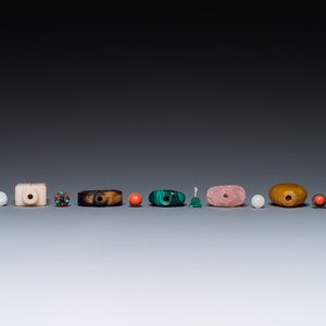 15 Chinese hardstone, glass and walnut snuff bottles, 19/20th C. — 照片 6