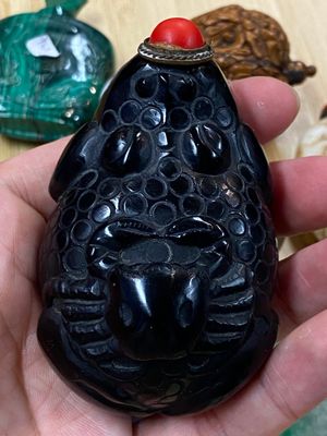 15 Chinese snuifflessen in hardsteen, glas en walnoot, 19/20e eeuw — foto 64