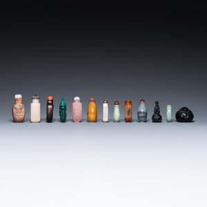15 Chinese snuifflessen in hardsteen, glas en walnoot, 19/20e eeuw — foto 5