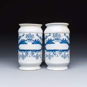 Four blue and white Dutch Delft albarello-type apothecary jars — 照片 2