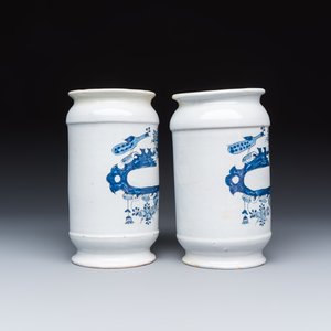 Four blue and white Dutch Delft albarello-type apothecary jars — 照片 5
