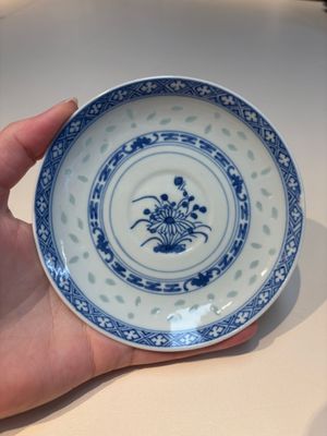 16 Chinese blue and white cups and 24 saucers, various marks, Kangxi and later — photo 39