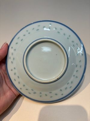 16 Chinese blue and white cups and 24 saucers, various marks, Kangxi and later — photo 10