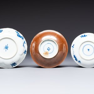 16 Chinese blue and white cups and 24 saucers, various marks, Kangxi and later — photo 12