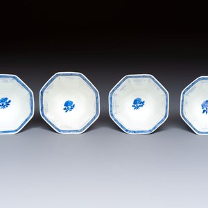 16 Chinese blue and white cups and 24 saucers, various marks, Kangxi and later — photo 22