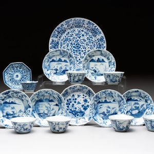 16 Chinese blue and white wares, Kangxi/Yongzheng — photo 1