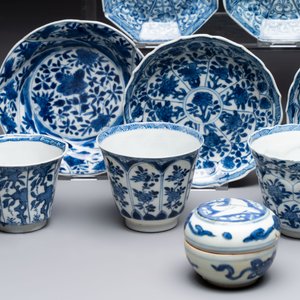 16 Chinese blue and white wares, Ming/Qing — photo 2