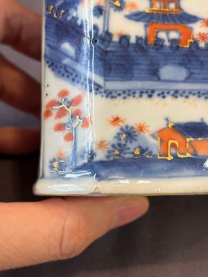17 Chinese blue, white and famille rose plates and an Imari-style tea caddy — 照片 6