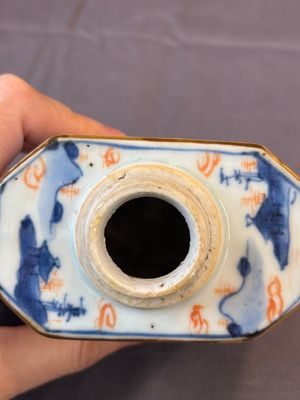 17 Chinese blue, white and famille rose plates and an Imari-style tea caddy — 照片 10