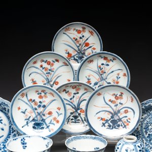17 Chinese blue, white and Imari-style white wares, Kangxi/Yongzheng — photo 2