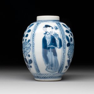 17 Chinese blue, white and Imari-style white wares, Kangxi/Yongzheng — photo 9