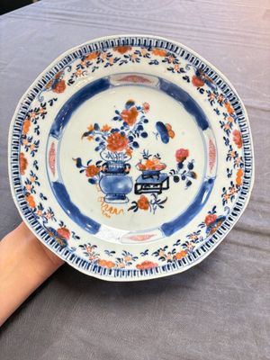 17 Chinese famille rose, Imari-style and European-decorated plates and saucers, Kangxi/Qianlong — 照片 17