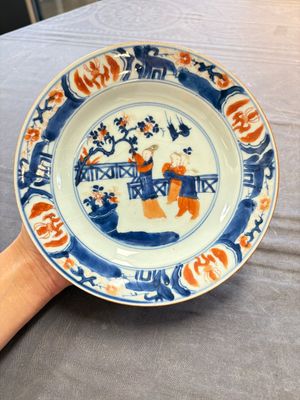 17 Chinese famille rose, Imari-style and European-decorated plates and saucers, Kangxi/Qianlong — 照片 21