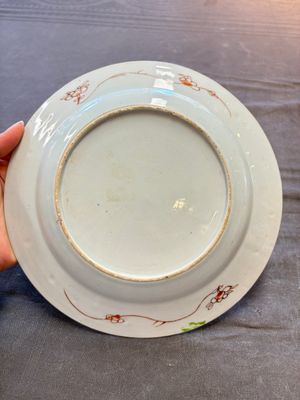 17 Chinese famille rose, Imari-style and European-decorated plates and saucers, Kangxi/Qianlong — 照片 6