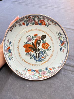 17 Chinese famille rose, Imari-style and European-decorated plates and saucers, Kangxi/Qianlong — 照片 9