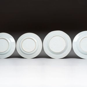 17 Chinese famille rose, Imari-style and European-decorated plates and saucers, Kangxi/Qianlong — 照片 9