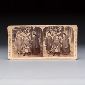 17 stereoview cards with views of China, depicting street scenes, architecture and daily life, 19/20th C. — foto 14