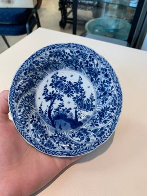 18 Chinese blue and white cups and 16 saucers with floral design, jade mark, Kangxi — photo 1